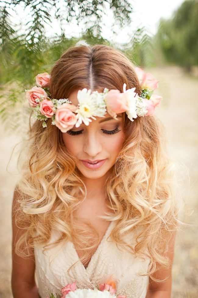 Hair Adorned with Flowers ♡ Dreaming of a Beautiful and Cute Floral Crown Like a Princess!にて紹介している画像