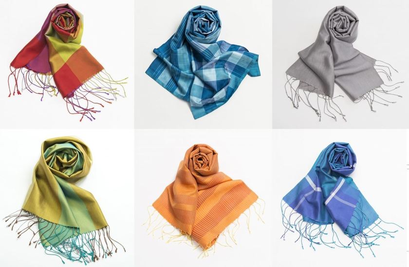 A Beautiful Parenting Graduation Certificate Gifted by Parents, Complete with a Silk Scarf to Cherish for a Lifetime ♡にて紹介している画像