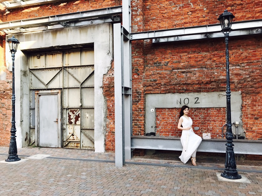 Captivating Retro Western Architecture: Top 3 Pre-Wedding Photo Spots Famous for Red Brick Buildings♡にて紹介している画像