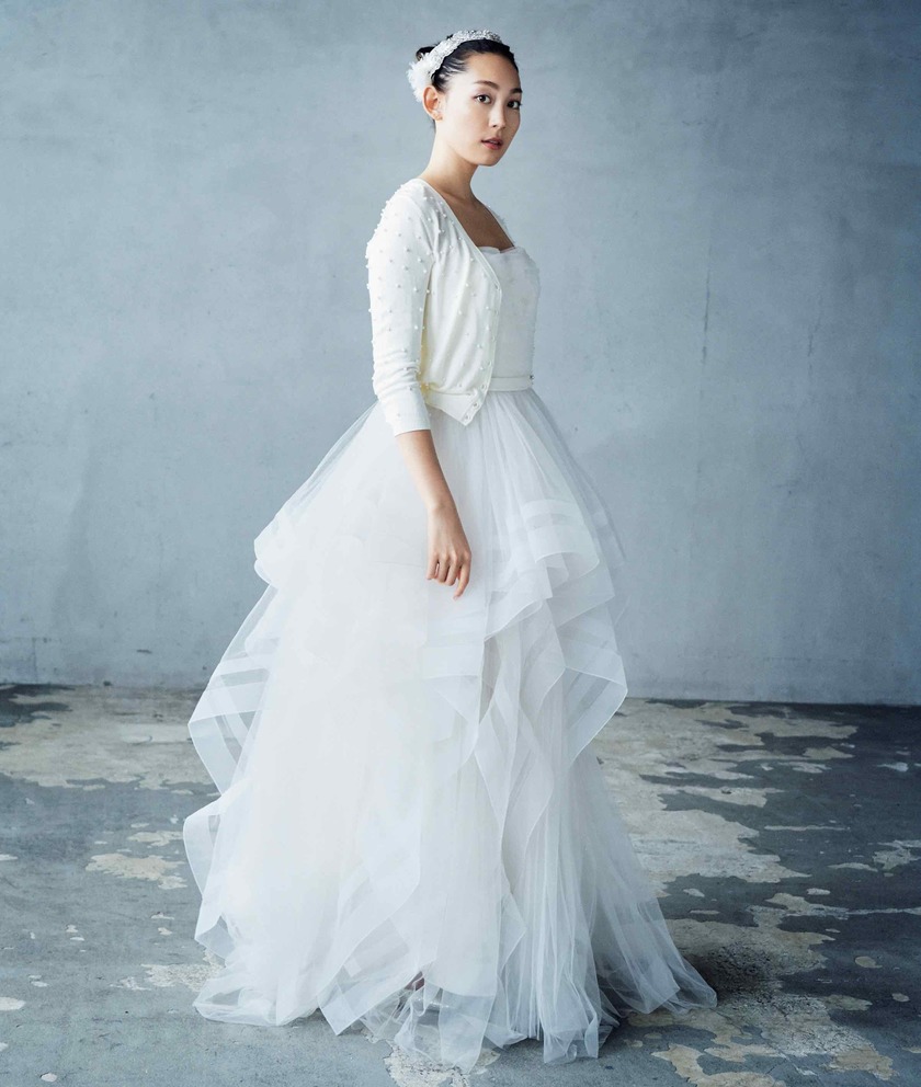 ふわふわスカートにみんな夢中♡花嫁さんに人気の「バレリーナ・ドレス」8選＊にて紹介している画像