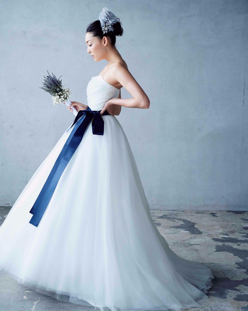 ふわふわスカートにみんな夢中♡花嫁さんに人気の「バレリーナ・ドレス」8選＊にて紹介している画像