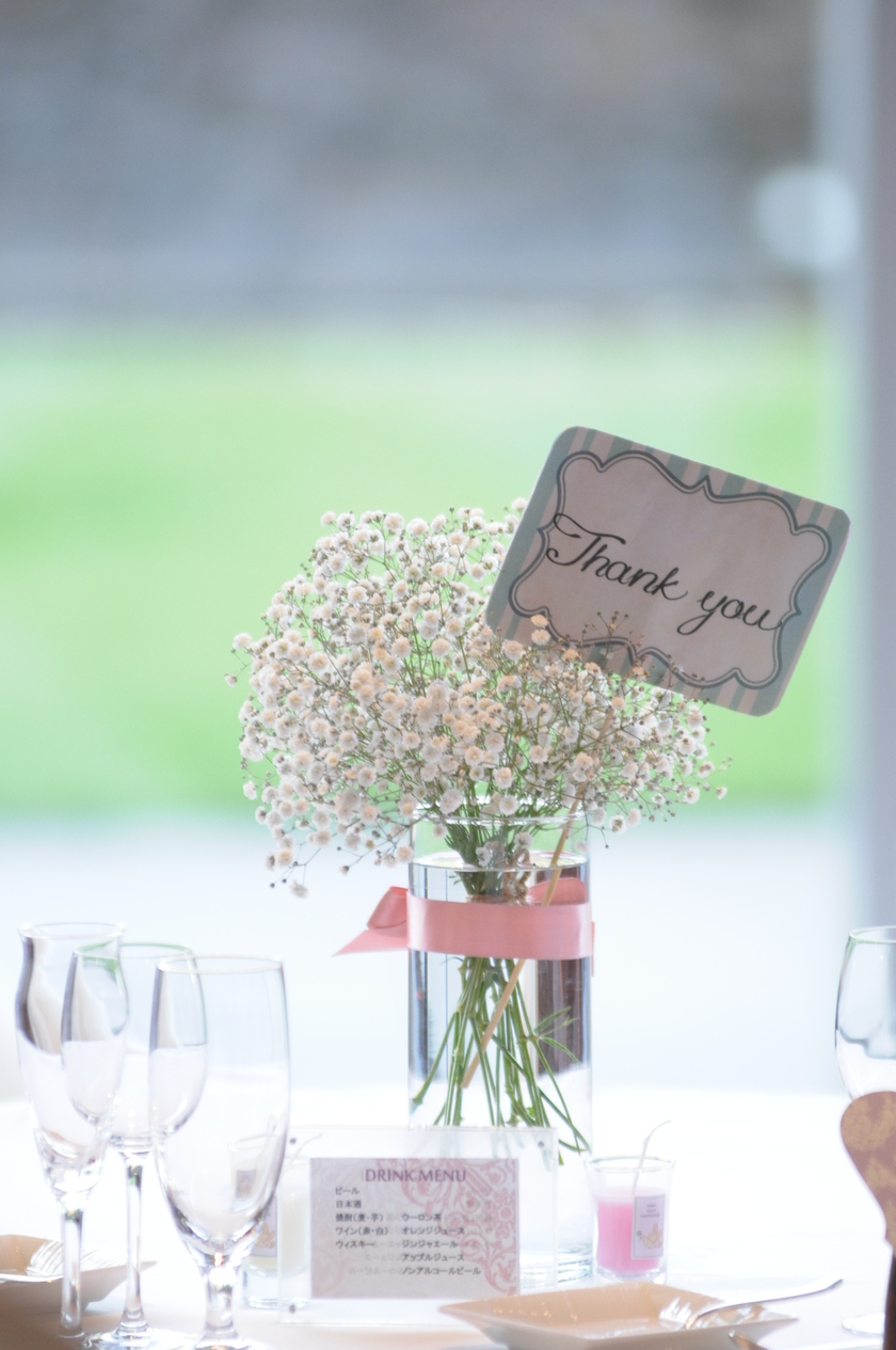 テーブルもかすみ草で埋めつくして♡かすみ草テーブルコーディネート総まとめ♡ にて紹介している画像