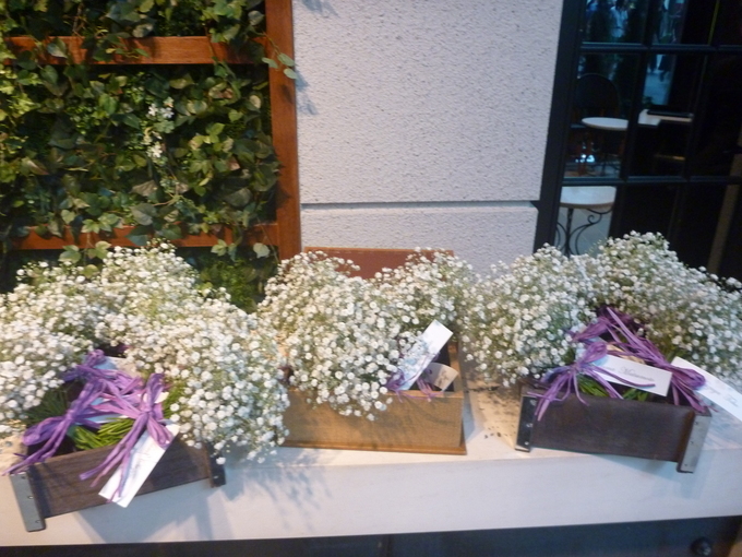 テーブルもかすみ草で埋めつくして♡かすみ草テーブルコーディネート総まとめ♡ にて紹介している画像