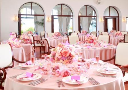 テーブルもかすみ草で埋めつくして♡かすみ草テーブルコーディネート総まとめ♡ にて紹介している画像