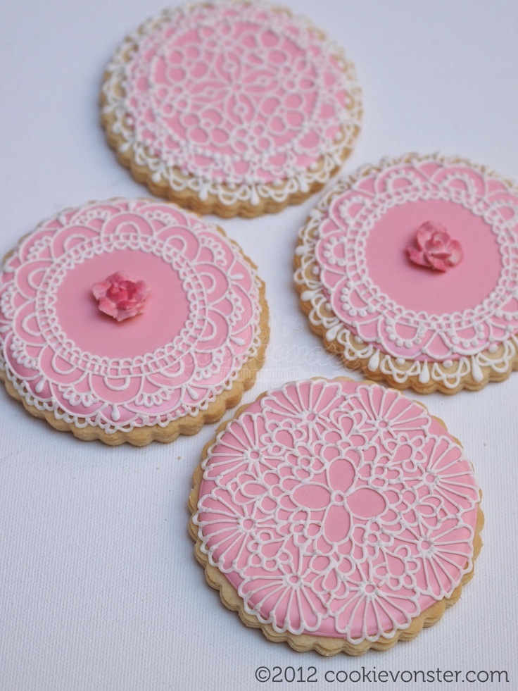 レース模様が可愛いクッキーをあつめました♡にて紹介している画像
