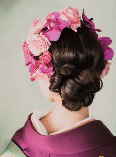 Elegant and Stylish: 8 Fashionable Hair and Makeup Looks for Modern Bridal Kimonoにて紹介している画像