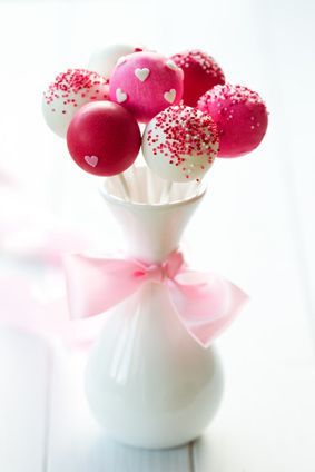 Valentine's Day Treats: Adorable Heart-Shaped Mini Sweets Showcase!にて紹介している画像