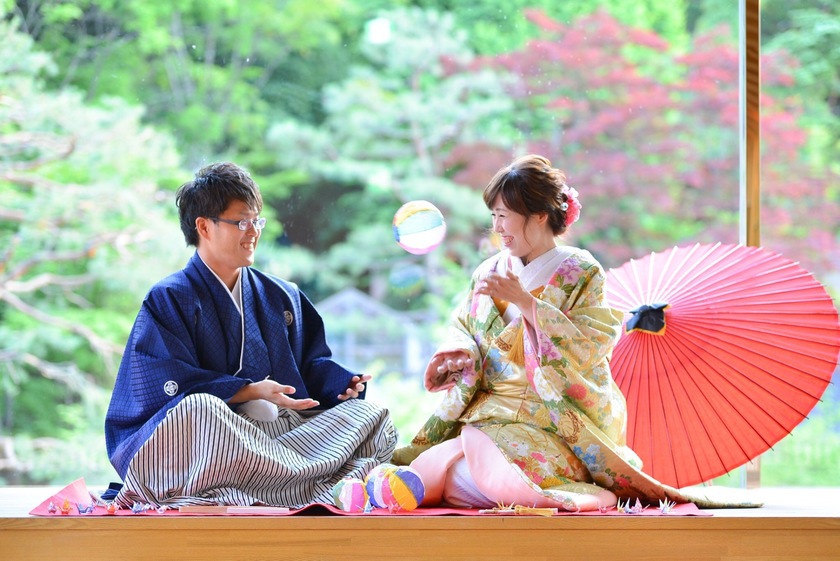 "Must-Check Before the Shoot! A Comprehensive Collection of Stunning Shots and Classic Poses for Traditional Japanese Wedding Photography"にて紹介している画像