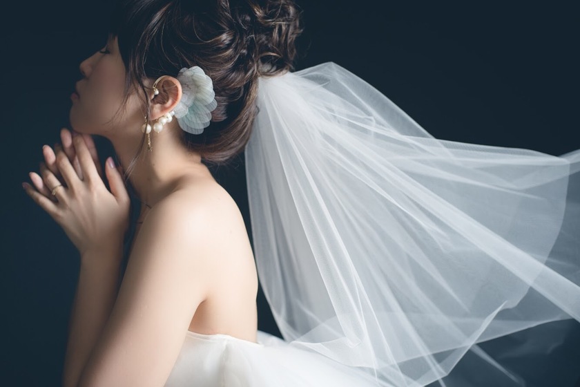 Choose the Perfect Veil: 8 Types to Adorn Your Bridal Look, from Timeless Classics to Unique Styles♡にて紹介している画像
