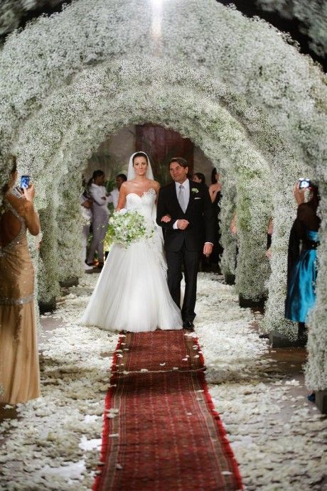"I Never Knew She Was This Cute! Wedding Ideas Featuring Baby's Breath♡"にて紹介している画像