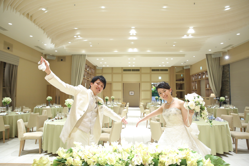 どんな風に完成したかな♡結婚式当日【披露宴会場】とファーストミートする演出が素敵すぎ！にて紹介している画像