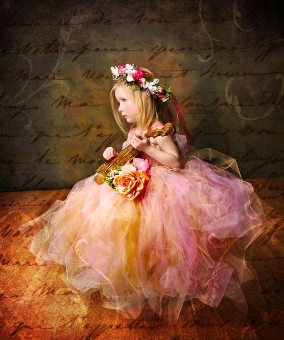 Family Wedding: Doubling the Happiness with Adorable Little Stars - Kids' Dresses!にて紹介している画像