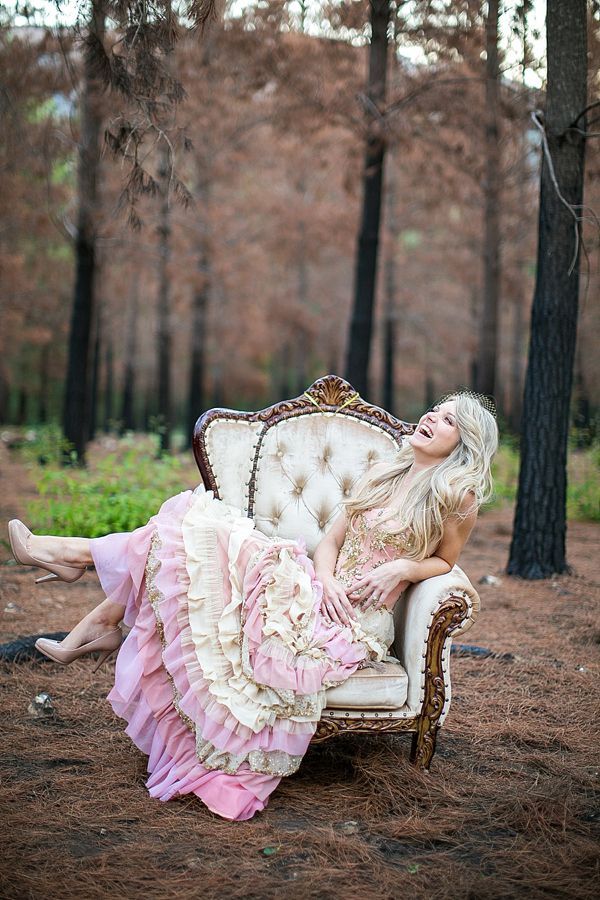 "Embrace Your Inner Maiden in a Pink Dress: Become the Most Beloved Bride in the World"にて紹介している画像