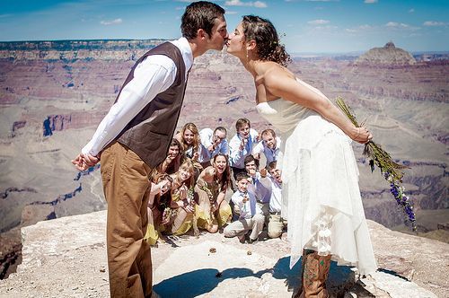Must-Visit Destinations Before You Die! Touching Wedding Moments in the World's Breathtaking Scenery ♡にて紹介している画像