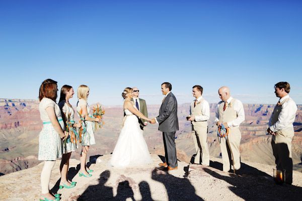 Must-Visit Destinations Before You Die! Touching Wedding Moments in the World's Breathtaking Scenery ♡にて紹介している画像