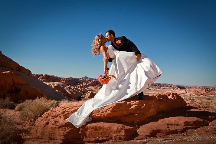 Must-Visit Destinations Before You Die! Touching Wedding Moments in the World's Breathtaking Scenery ♡にて紹介している画像