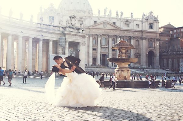 Must-Visit Destinations Before You Die! Touching Wedding Moments in the World's Breathtaking Scenery ♡にて紹介している画像