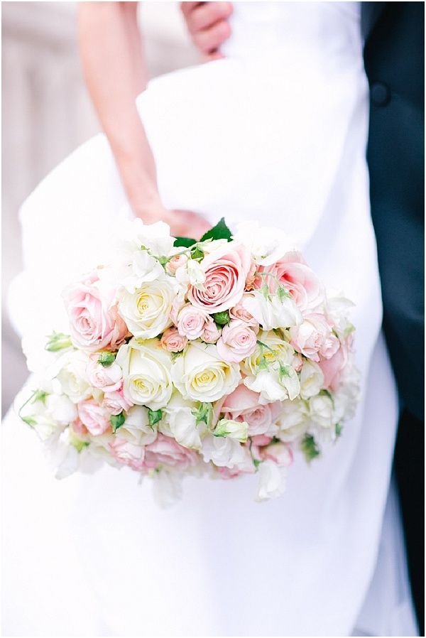 Romantic Roses: Curated Inspirations for Bouquets and Cakesにて紹介している画像