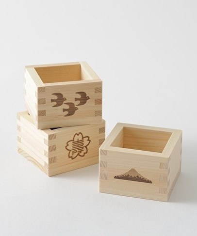 ゲストと一緒に乾杯！披露宴のテーブルラウンド演出【ミニ鏡開きラウンド】が楽しい♩にて紹介している画像