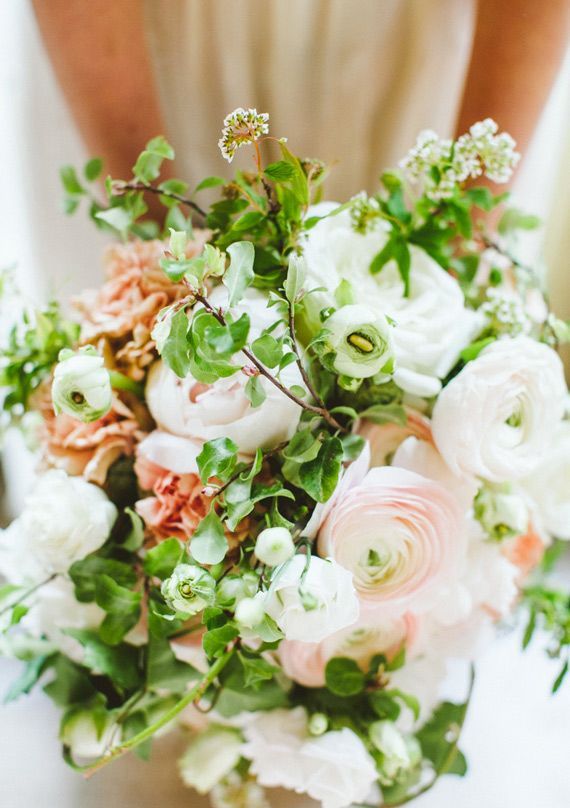 Romantic Roses: Curated Inspirations for Bouquets and Cakesにて紹介している画像