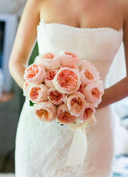 Romantic Roses: Curated Inspirations for Bouquets and Cakesにて紹介している画像