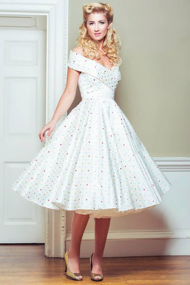 "I Want to Use a Cute, Fun, and Playful Polka Dot Dress with a Veil!"にて紹介している画像