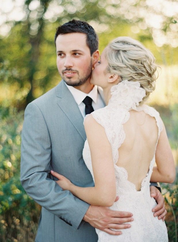 Show Off Your Bold Back: Get Sexy and Embrace Confidence to Become the Back Style Beauty You've Always Desired!にて紹介している画像