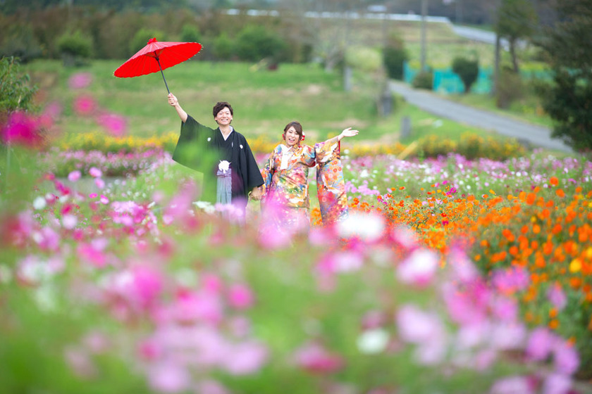12 Recommended Poses for Kimono Pre-Wedding Shoots Captured by Bride Marryにて紹介している画像