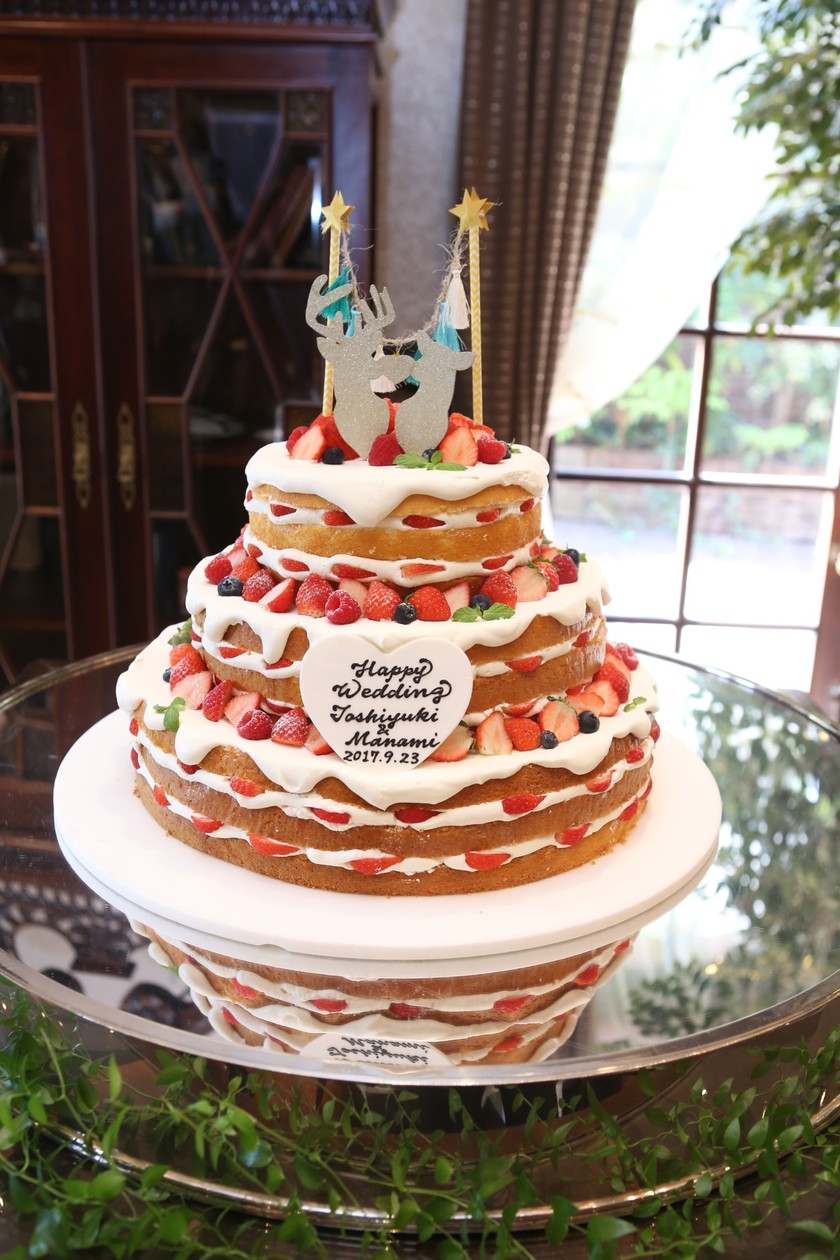 ひとめぼれの可愛さ♡インスタで見つけた最新ネイキッドケーキのデザインまとめ＊にて紹介している画像