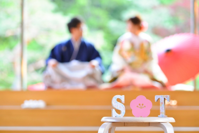 "Everyone is Doing DIY Now♡ / How to Take Cute Photos with Initial Objects♡"にて紹介している画像