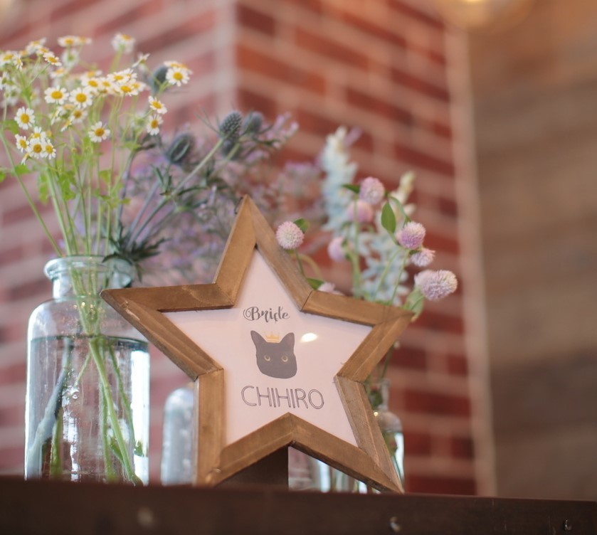 Stylish Savings: A Collection of Handmade Reception Signs with Natural Designにて紹介している画像