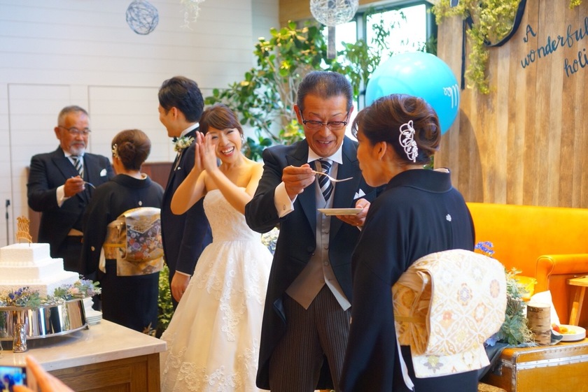"How Many Do You Know? ♡ 10 Ideas for Wedding Cake Related Ceremony Activities You Want to Have at Your Wedding Reception*"にて紹介している画像