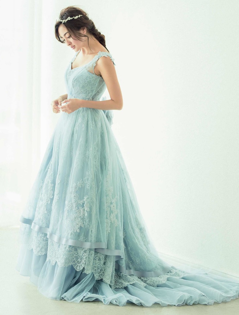 Rapidly Rising as the Go-To Choice for Wedding Dress Changes! Chic Brides are Opting for the Trendy "Muted Colors" in Colored Dresses!にて紹介している画像
