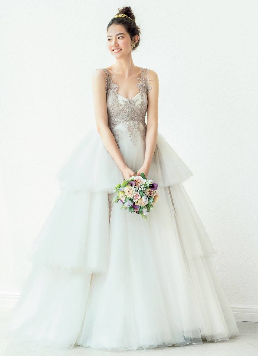 Rapidly Rising as the Go-To Choice for Wedding Dress Changes! Chic Brides are Opting for the Trendy "Muted Colors" in Colored Dresses!にて紹介している画像