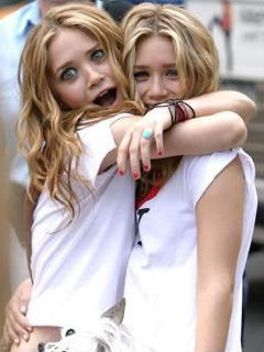 Learn from the Olsen Sisters, Beloved Worldwide! Fashion Tips for Invited Events at 155cm Tall ♡にて紹介している画像