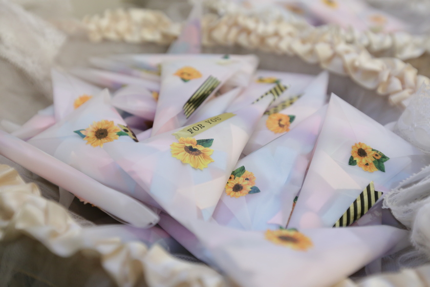 縁結びの象徴♡ひらひら可愛い『リボンシャワーDIY』のコツまとめ＊にて紹介している画像