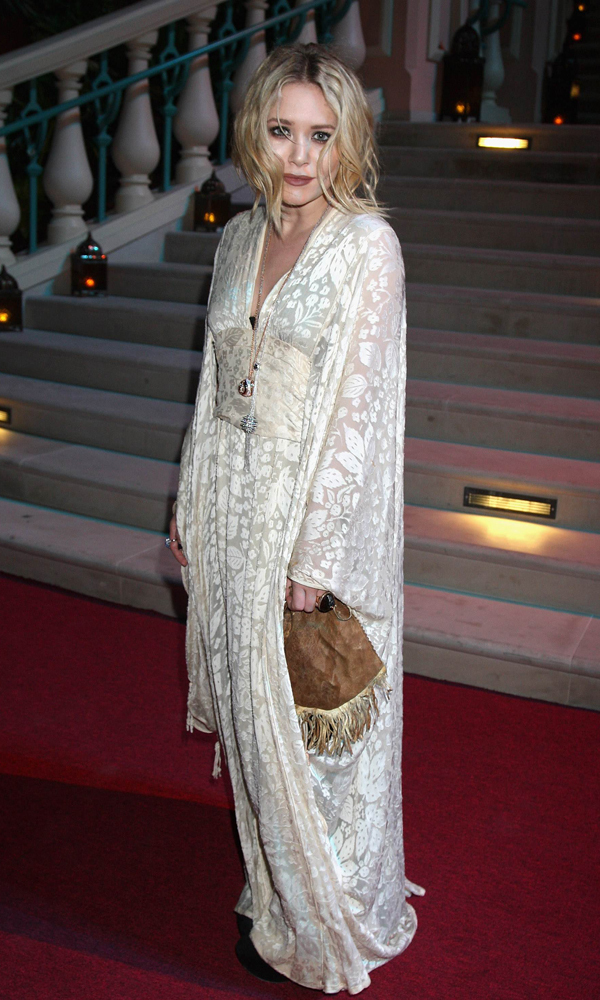 Learn from the Olsen Sisters, Beloved Worldwide! Fashion Tips for Invited Events at 155cm Tall ♡にて紹介している画像