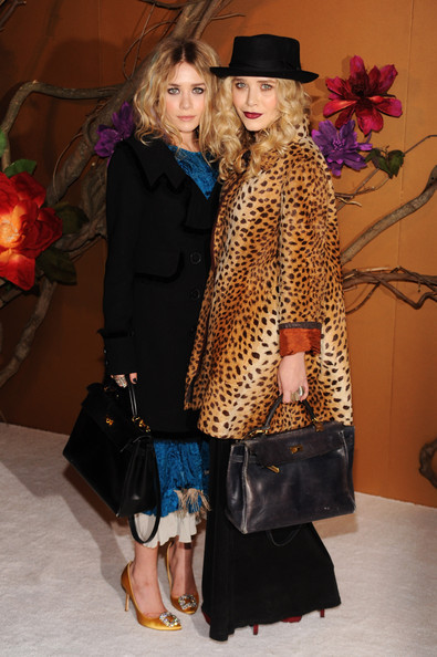 Learn from the Olsen Sisters, Beloved Worldwide! Fashion Tips for Invited Events at 155cm Tall ♡にて紹介している画像