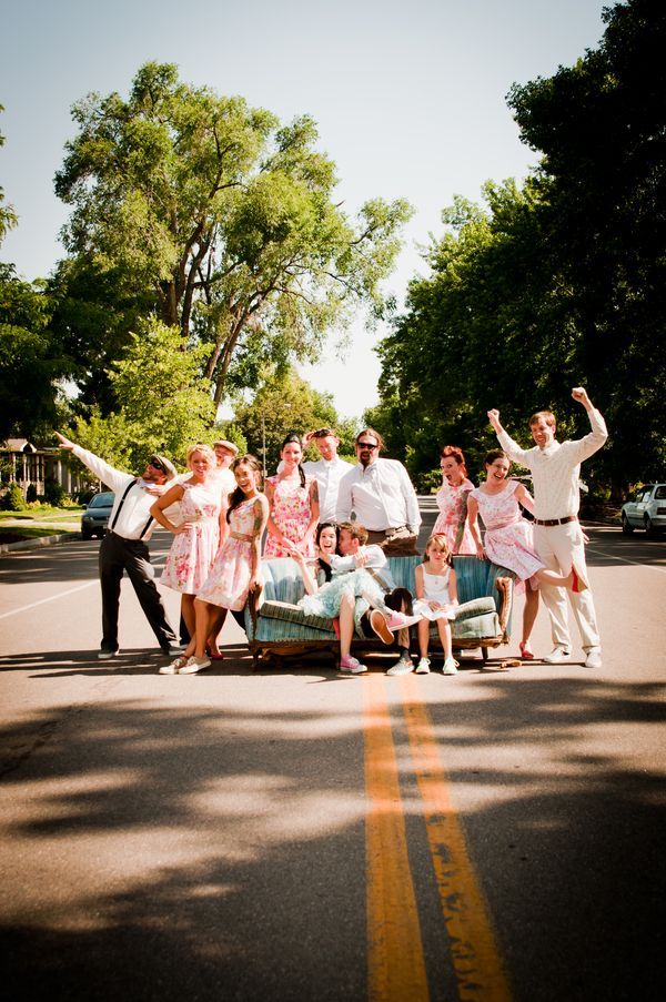 リラックスした花嫁にきゅん♡ゆったりくつろいで撮るカウチウェディングが素敵！にて紹介している画像