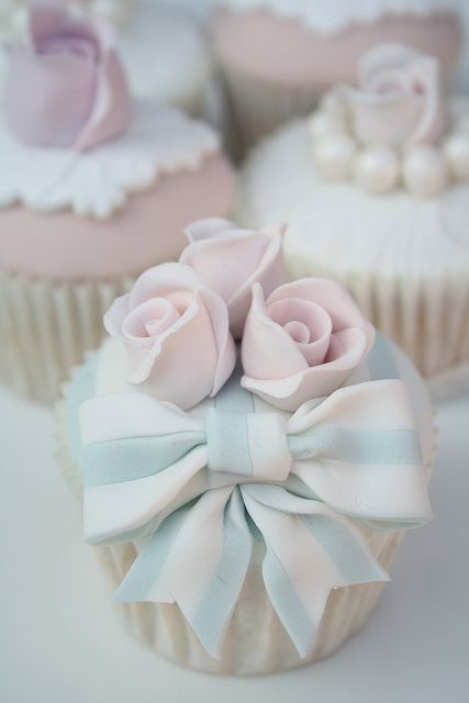 サムシングブルーをケーキにも♡『4つのモチーフ別』cakeカタログ*にて紹介している画像