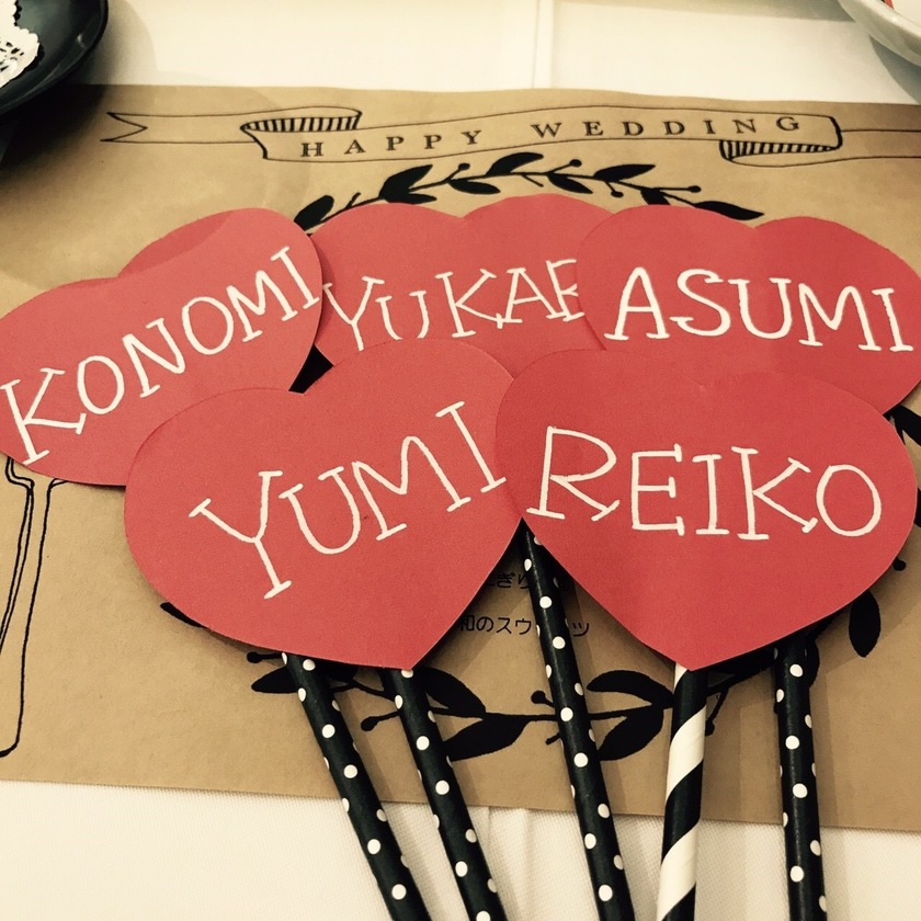 Cute Name Props Designed by Senior Brides: A Collection for Use as Place Cardsにて紹介している画像