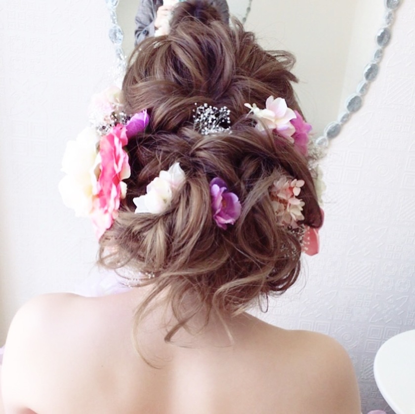 【新＊最強に可愛い説！】和装に似合いすぎる〔ゆるふわ花嫁ヘア〕8選♡にて紹介している画像