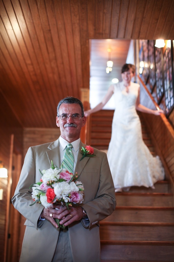 "Forever Daddy’s Little Girl Even After Marriage...♡ Heartwarming Parent-Child Moments at a Wedding♡"にて紹介している画像