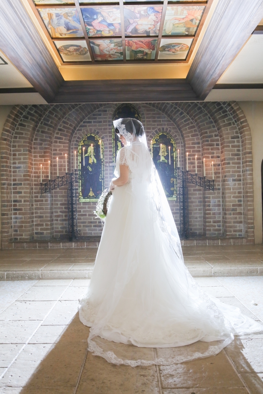 Choose the Perfect Veil: 8 Types to Adorn Your Bridal Look, from Timeless Classics to Unique Styles♡にて紹介している画像