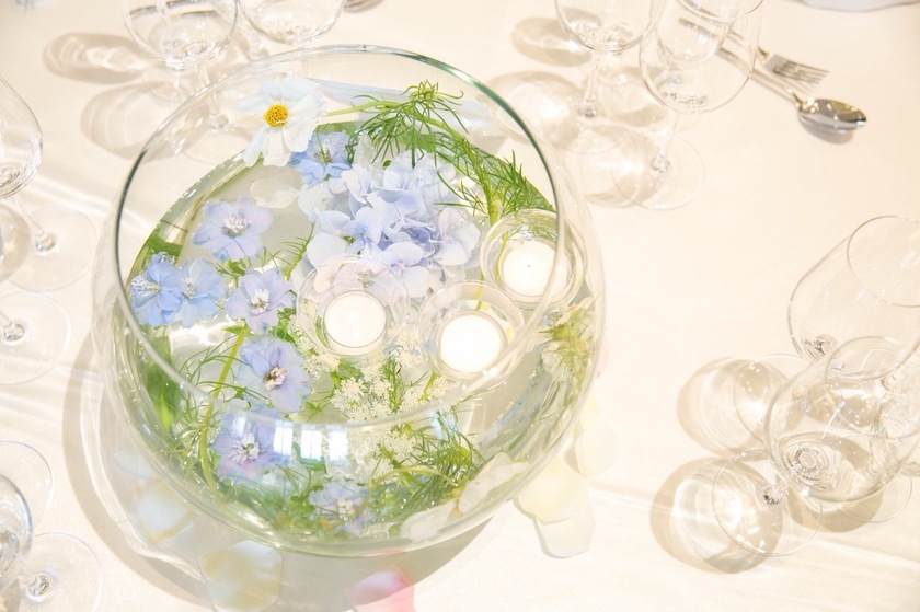 初心者花嫁さん向け＊卓上装花は、お花の種類よりも先に【スタイル】を決めるのがおすすめ！にて紹介している画像