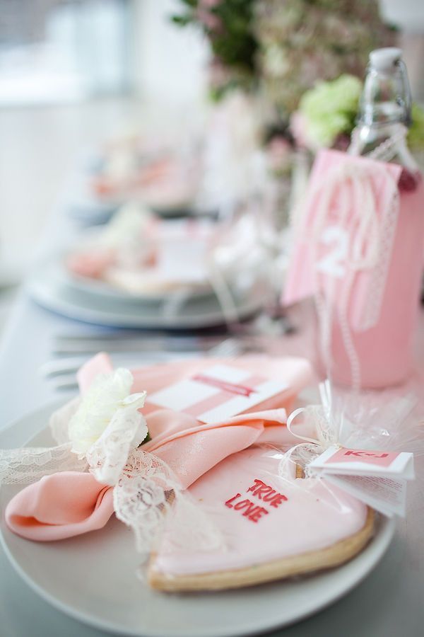 2月14日は聖なるバレンタインday♡とびっきりのweddingを♡にて紹介している画像