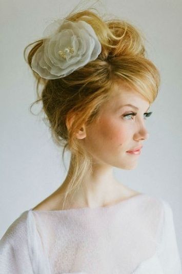 Latest Hairstyles! Cute Bridal Hair Arrangement Techniques for Long Bob "Lob" ♡にて紹介している画像