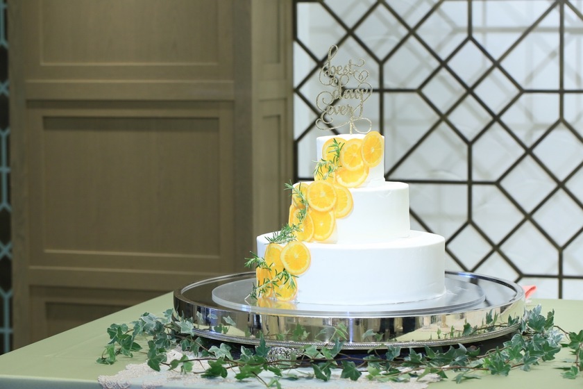 A "Green" Themed Wedding♡ Beautiful Simple & Elegant Adult Coordinationにて紹介している画像