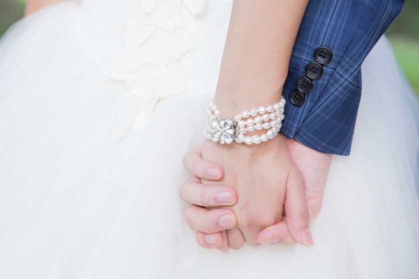 "Choose from Here! A Comprehensive Collection of Must-Have Handshot Composition Ideas"にて紹介している画像