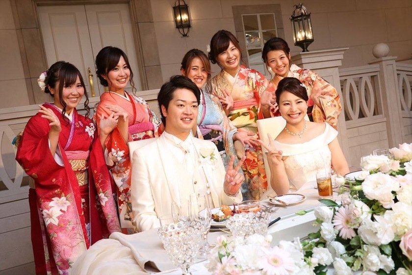 "Eye-Catching Introductions: 3 Fun Ideas for 'Introducing Guests to Guests' at Your Wedding Reception!"にて紹介している画像